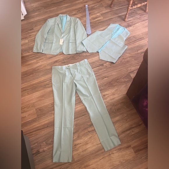 NWT Wehilion 4 Piece Suit Jacket Vest Pants with Tie, 2 Button Tuxedo Set sz 3XL - Picture 4 of 10